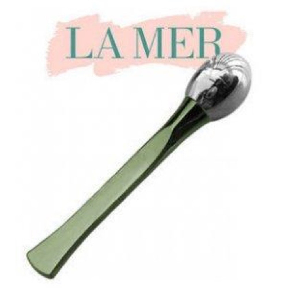 La mer eye application tool